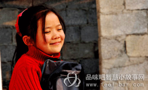 11岁微笑妹妹陈礼燕照顾病重父撑起一个家-平凡人不平凡的故事_平凡人感人小故事