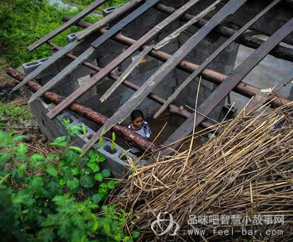 11岁微笑妹妹陈礼燕照顾病重父撑起一个家-平凡人不平凡的故事_平凡人感人小故事