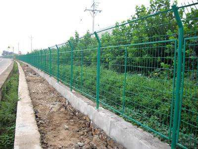 公路护栏网1 公路护栏网1